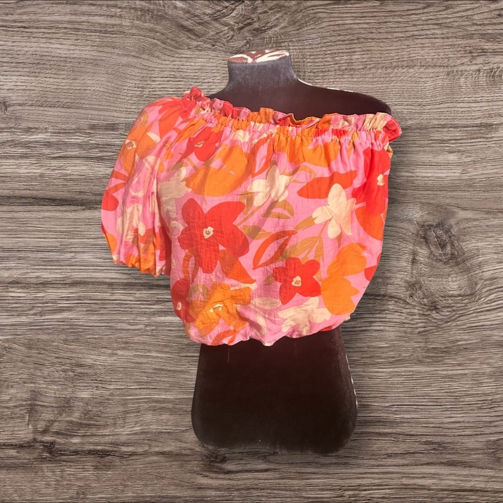 ASTR The Label Floral Off Shoulder Atlanta Floral Pink Orange Top Size Small